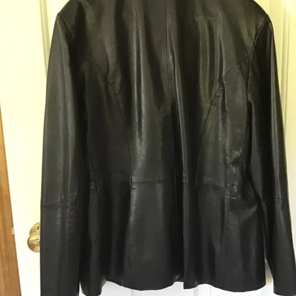 Leather jacket - Picture 2 of 2